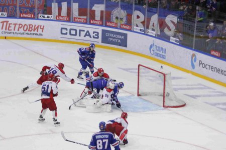 Петербургский СКА в третьем овертайме уступил ЦСКА со счетом 1-0
