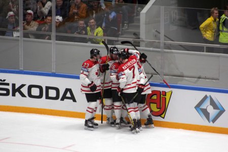 Сборная России в полуфинале уступила Канаде со счетом 4:2