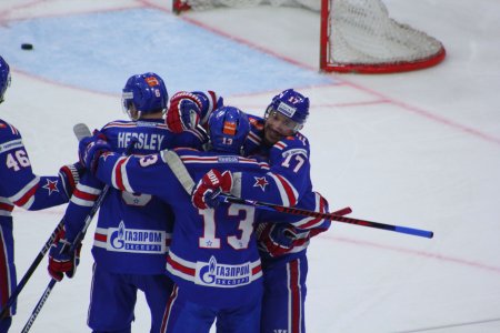 Петербургский СКА в Новосибирске разгромил "Сибирь" со счетом 3:0