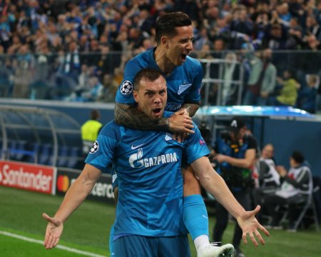 Артём Дзюба забил гол в ворота