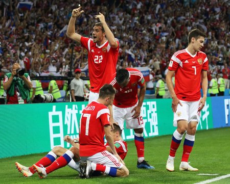 Сборная России по футболу обыграла Болгарию со счётом 1:0