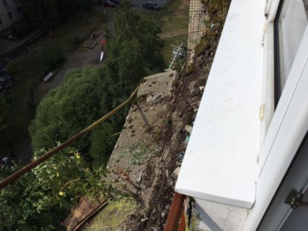 В Выборгском районе Ленинградской области обрушились два балкона