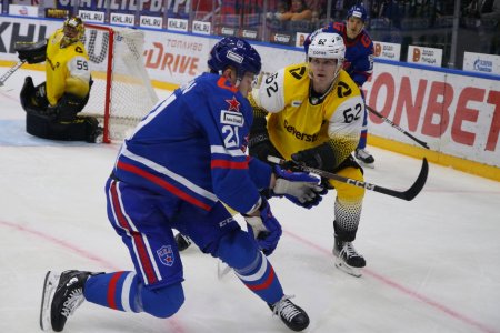 Хоккейный клуб СКА в Петербурге обыграл "Северсталь" со счетом 2:1